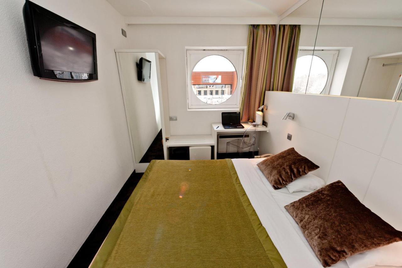 Hotel Expo Jette Zimmer foto